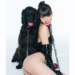 【グラドル】川崎あや、女王様風の光沢ピチピチハイレグで犬と共演！